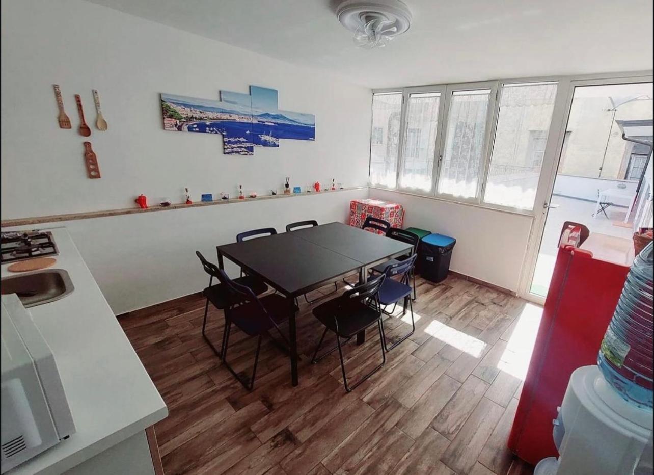 Apartamento Domus Carbonari Nápoles Exterior foto
