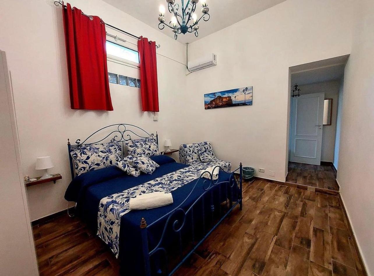 Apartamento Domus Carbonari Nápoles Exterior foto